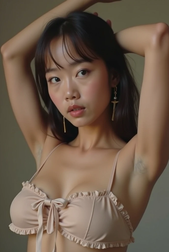 live-action、Real、(8k)、Thai、Beautiful woman、All nipples are visible、Raise your arms、のびたArmpit Hairを見せてください、(Armpit Hair:1.9)、黒いArmpit Hair、(濃い短いArmpit Hair:1.8)、I&#39;m embarrassed and my cheeks are red pussy