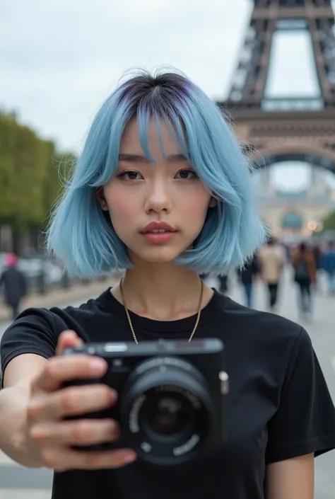 Crée une nouvelle femme à partir de cette image elle a 20 ans elle est belle naturelle Elle a une coupe de cheveux carré bleu pastel avec une frange elle est d’origine asiatique elle a la peau légèrement foncé elle a des sourcil bien dessiner elle a un t-s...