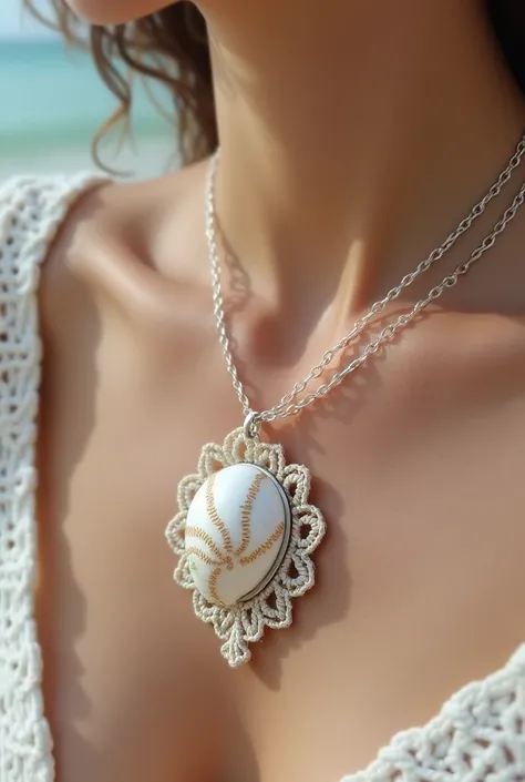 Necklace with a shell with a crochet base 