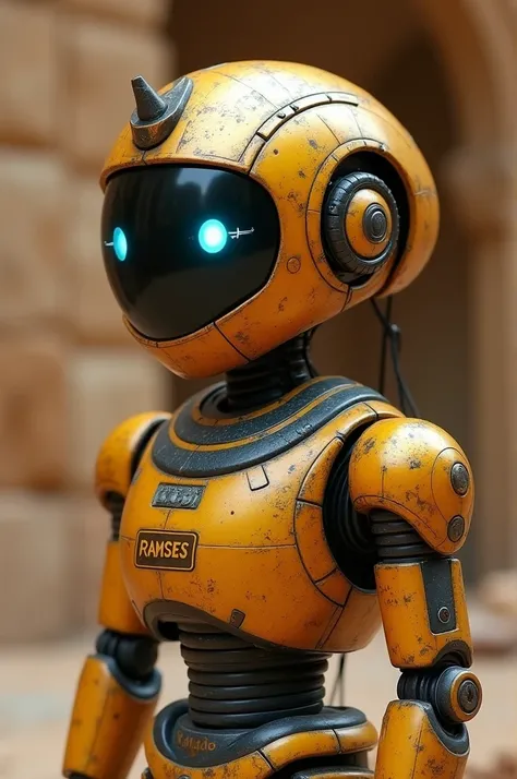 Jeune Robot égyptien qui fait du trading. Il est écrit "RAMSES" sur son casque 