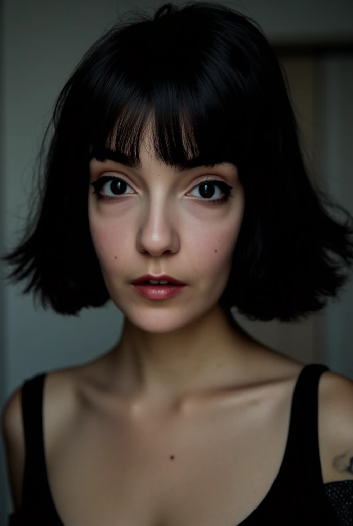 dark short haired beautiful woman in her 20s