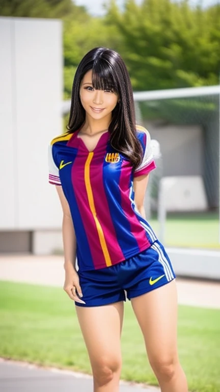 Soccer Ground、Japanese woman dribbling、Long legs、Black Hair、Wearing an FC Barcelona uniform、Position: FW、Smiling and enjoying soccer。Chasing a soccer ball、Number 07
