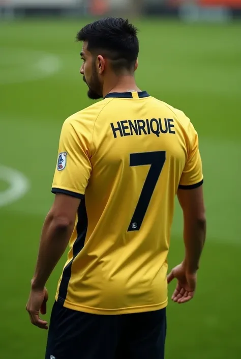 Shirt 7 with the name Henrique on the back 