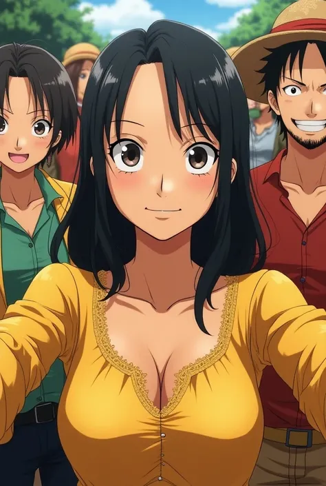 A selfie of the members of One Piece and in it, in the center, there is a girl in a yellow blouse, which she covers from the neck , little bust,  medium length hair , lace and orange color 