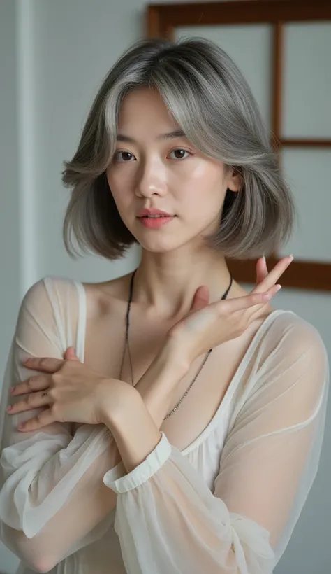 a woman with greyish silver hair and posing for a photo , fringe , cabello limpio con fringe corto y ondulado hasta el hombro , with short shoulder length hair with waves,, fringe con raya al centro, con fringe completo,  Her hair is white , Japanese model...