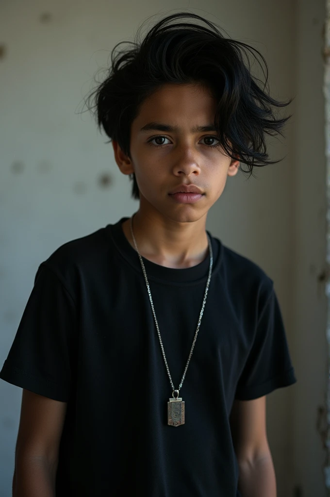 A dark-skinned boy, , No slave ,  more or less emo trend , BRACELET,  hairstyle for one side with medium gel ,  with black t-shirt that is in a hydroelectric plant 
