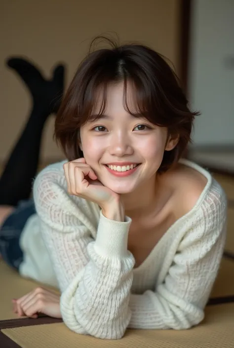  professional photographer，  close-up of a woman lying on tatami mats in a Japanese-style room 、What a bursting smile looks like , kiko mizuhara, Wear a sweater, Shirahime、Cutting brown hair, Wear a sweater,   young and beautiful girl ,   Japanese model,  ...