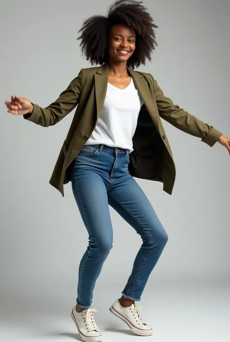 Africaine qui danse en jeans, t-shirt, blazer, et baskets.