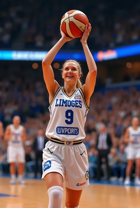 Au centre de l’image il y a une joueuse du Limoges CSP qui s’appelle elsa, elle porte le numéro 9, elle est blonde, elle mesure 1m73 et elle vient de marquer un 3 points. En arrière plan, la foule applaudit la joueuse. L’action se déroule au palais des spo...