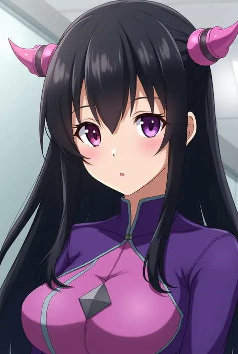  Anime woman with long black hair who is fastened with a pinche , with heterochromia in her eyes, one pink and the other purple .  Wearing a purple power ranger suit that represents the frostbite of the toilet 