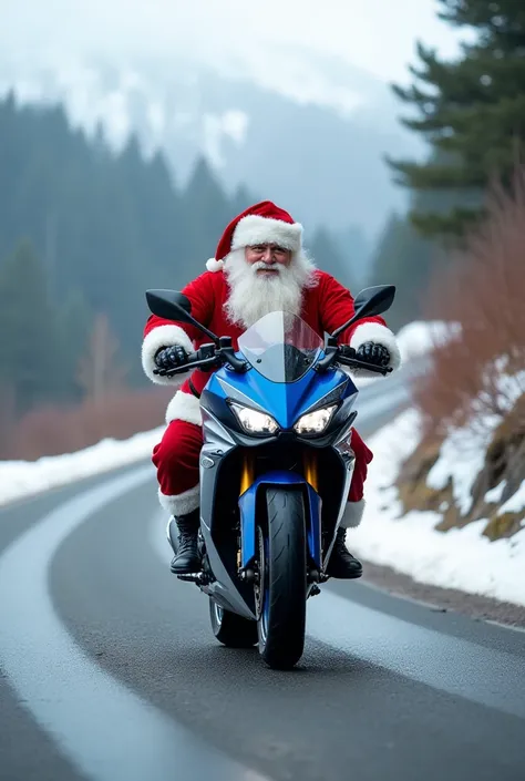Yamaha tracer 900 gt 2019 and santa on road
