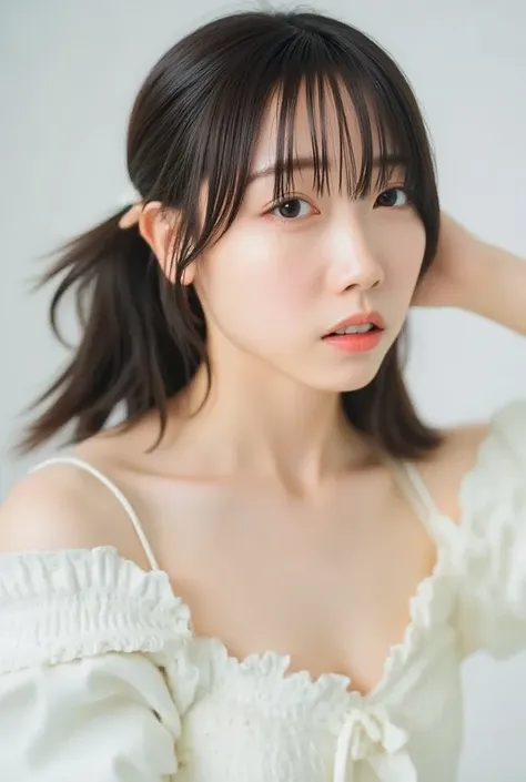  table top in bed,  top quality , 8k, 18 years old, 10th Generation,  elementary school students,Young Face, RAW photos,  absurd,  Award-winning portraits , smile, ,Alone, (  knight :1.8), Idol&#39;Face,  Delicate Girl,Delicate body,  upper body,  DSLR Cam...