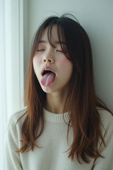     Ultra High Definition  。  reality。 headshot of a brunette Asian teenage girl。 Straight hair。 amazed,  She has closed her eyes , She opened her mouth wide , And she stuck out her tongue 。White room  ,semen ,