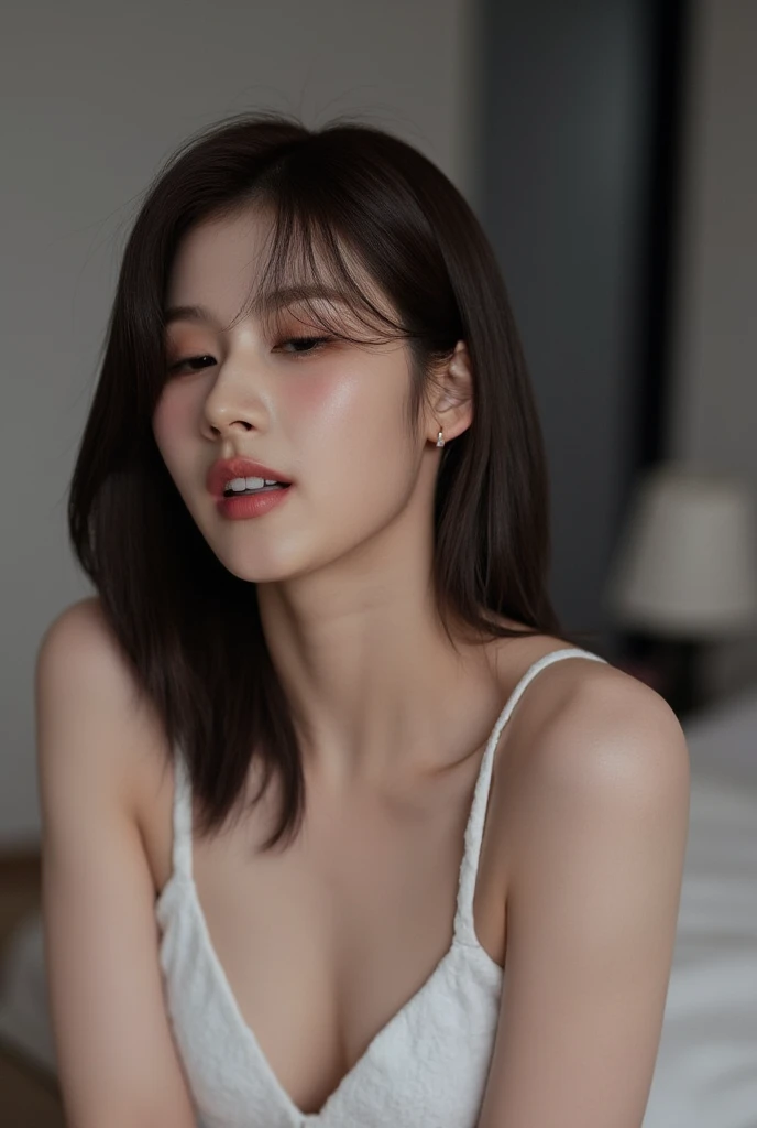 ((( real、live-action、reality、High image quality)))do,  best quality , ( High Definition CG Unity 8K Wallpaper ), (  best quality ), edge orgasm 、 face focus 、 woman with her mouth open and eyes closed 、kpop women with an edge_face、black hair、 on the bed、((...