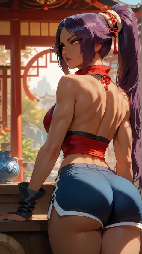 estilo Yoruichi Shihouin,  perfect eyes,  perfectly sexy face, ultra detailed,  ultra perfect eyes ,  big beautiful woman ,  rear view , dark blue shorts, Body,  looking at the spectator,