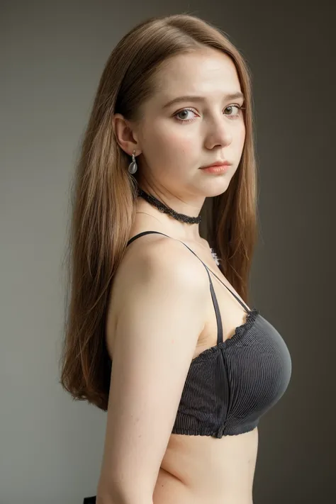 une belle jeune femme , Grace Victoria Cox, 16 ans harness shirt, (((hanches larges))) flat chested
, peignoir,ornement de cheveux, collier, , cheveux longs, boucles d'oreilles, beau visage,sur_corps,  effet tyndall ,photorealiste, studio sombre, éclairage...