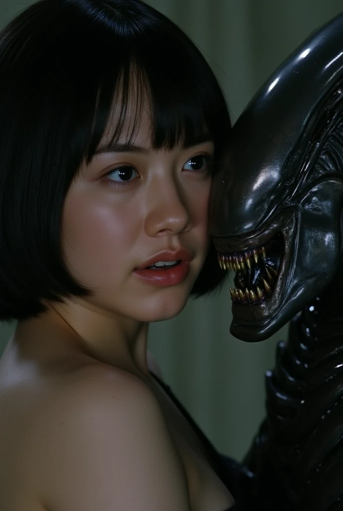 When she's completely naked, she has dark hair and is sexual、 she's getting banged by Xenomorph、 Xenomorph has a black penis attached to it and inserted it into her pussy、 Xenomorph is drooling、She's having sex with Xenomorph in Xenomorph's nest