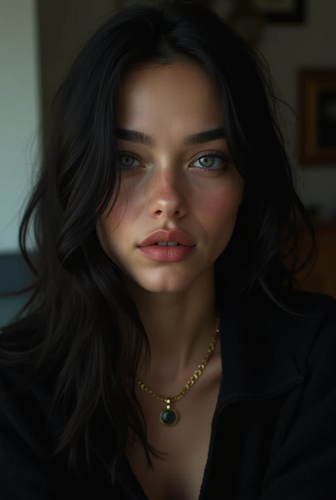 chica joven 24 años de eyes  gray ,  with natural lighting , sharp details on the face ,  Long jet-black hair ,  8K resolution and depth of field , hard features,   thick eyebrows skin as pale as the moon, labios reyes,  fine gold chain ,  in the backgroun...