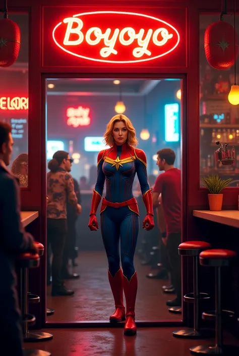 Capitaine Marvel dans un bar avec écrit Boyoyo devant l'entrée du bar