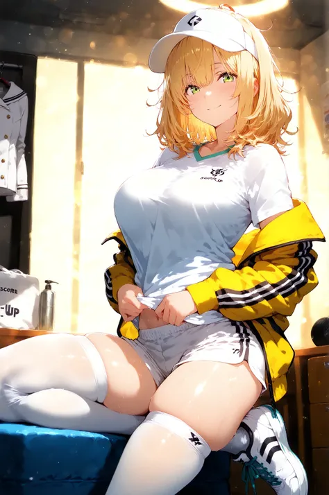 1 girl, golden hair,  medium hair,  Messy Hair, Ojos Dorados , pechos pequeños,  cheerful expression,  wearing a white t-shirt,  yellow jacket, Shorts Negros,  white stockings, white tennis shoes, dressing room,  backlight, ( indentation of the skin :1.2),...