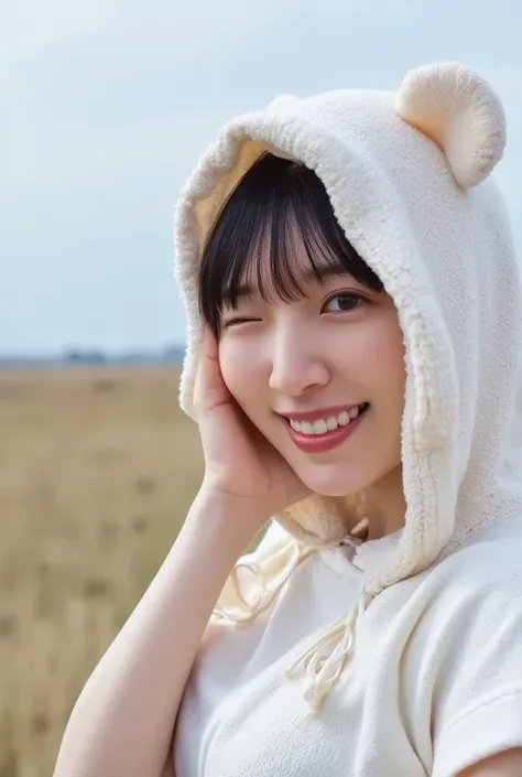  Super Fine、 up of her face 、 and she has a smile showing her teeth, I'm wearing a bear hoodie,The background is the plains、   high image quality、細部にわたって  high image quality,I'm wearing a 