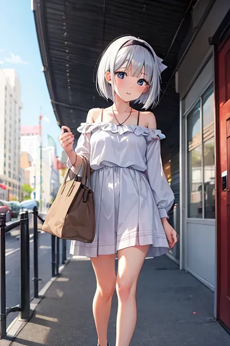 A soulful youmu walks next to the city in stylish off-the-shoulder plain clothes