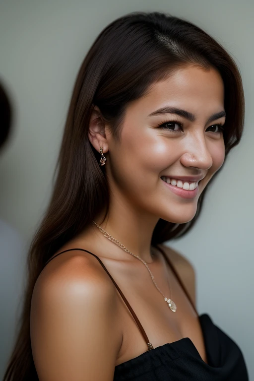 Foto  Realistic de una bella mujer jul14r-v2,   1 girl, Alone ,  long hair,  looking at the spectator ,  Smile,  brown hair,  brown eyes, jeweler&#39;s, collar, Lips, retrato,  Realistic,  soft lighting,  Professional photography, Photo Realistic,  detaile...