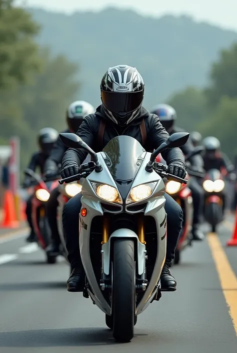 Many motorcyclists in training v 