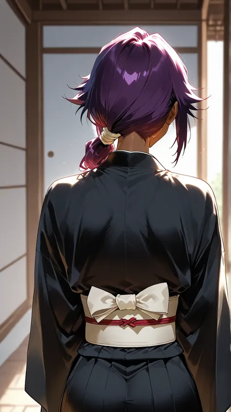 Yoruichi from anime bleach, in back view, using a black kimono