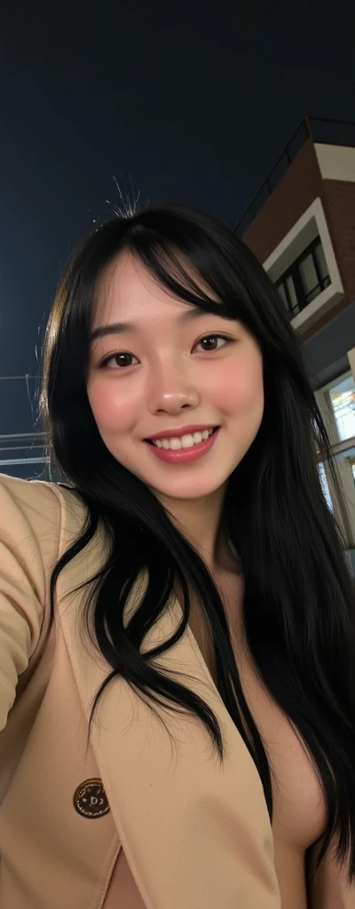 , 1 girl , Selfie, from side, pele morena:0.5 camera distante,  foto tirada por uma Canon A490 (A495) ,  Korean, smile1.0, dentes alinhado, thin , squashed eyes, big eyes,  fringe separated on the right side ,  youthful appearance , black hair  , details e...