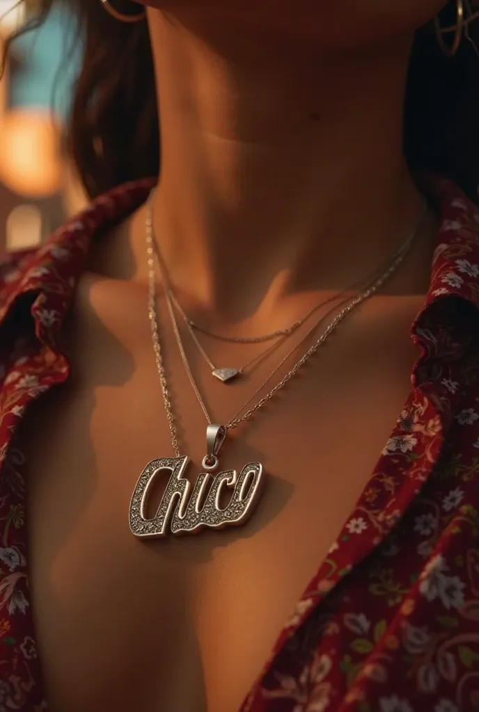 Necklace with pendant in the shape of the name Chico. talk