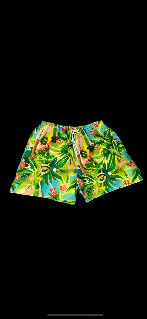 Put these shorts on even a men's model, with a beach background