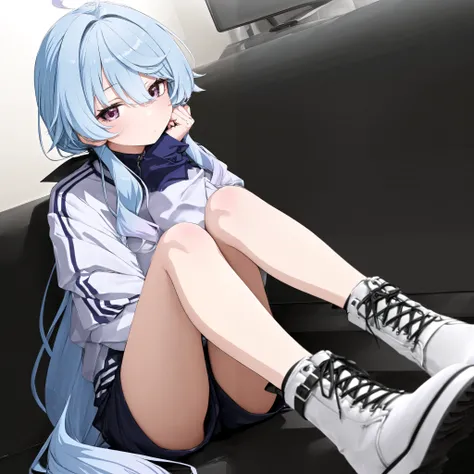 1 girl、jersey、sitting、masterpiece、of the best quality、Low pony、light blue、black、shorts、cool、boots、front、minicars、 zitoida