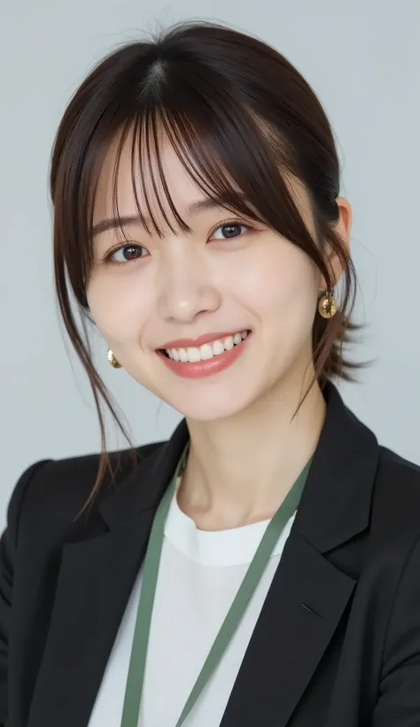 Neat Young Woman、and look at the camera、office lady suit、jacket、shirt、 employee ID hanging from the neck 、、ear piercing、髪型ショートカット、、 黒に限りなく近い茶髪、、smile showing teeth、background is office