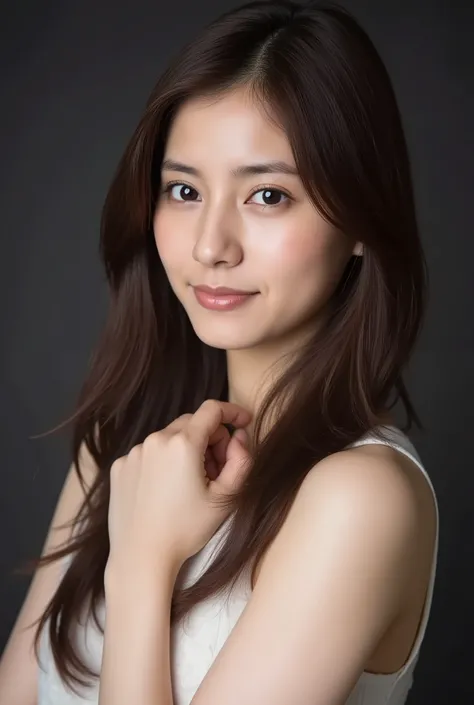 One woman with a cute face、as real as in the picture、matte texture、model pose、dim background