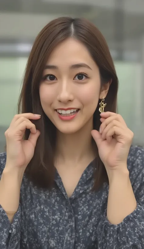 Neat Young Woman、looking at the camera、office lady suit、jacket、shirt、Ear piercings、、 、、smile showing teeth、big smile、face close-up、The background is office
