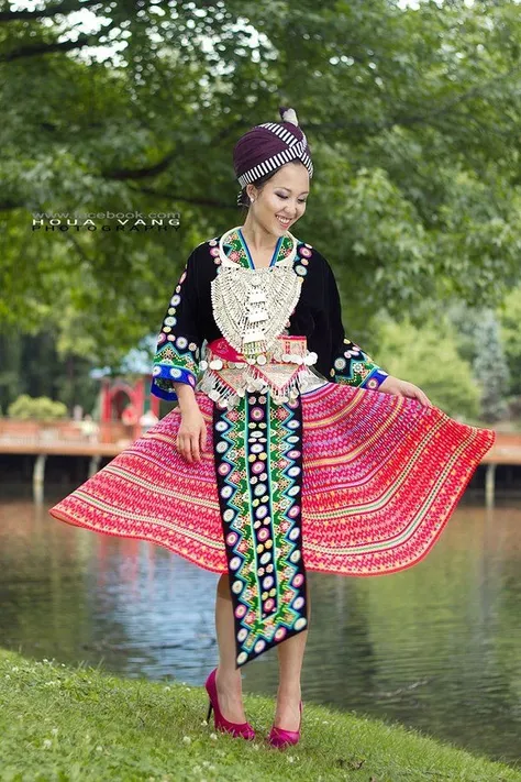 Hmong dress 1