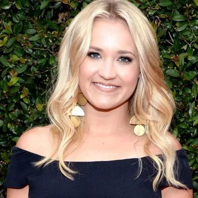 Emily Osment Amerikanische Schauspielerin und Sängerin v1.0