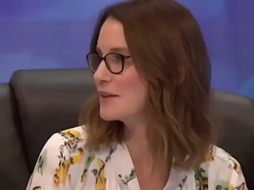 Susie Dent - Video Lora