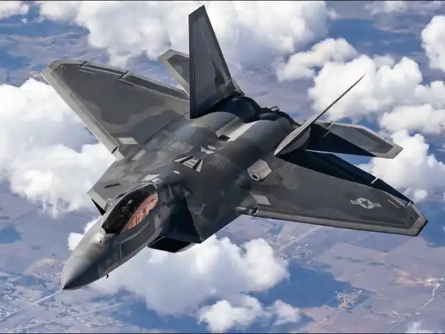 Fighter Transform GERWALK (WAN2.2 I2V 14B) (Guardian in Robotech) | ガウオーク変形（マクロス）