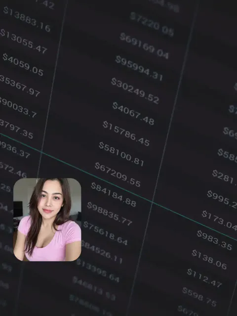 Arte che riflette la brillante farfalla sulla superficie