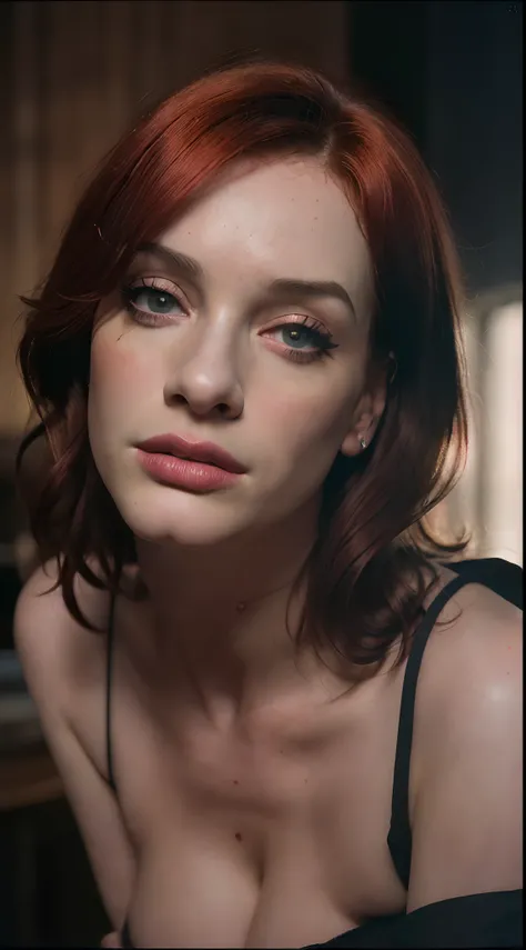 Christina hendricks (Close-up, fotografia editorial de uma mulher de 21 anos), (Rosto altamente detalhado:1.4) (sorrir:0.7) (fundo dentro escuro, Moody, estudo privado:1.3) Pov, Directed by: Lee Jeffries, Nikon D850 |, filme fotografia de stock ,4 Kodak Po...