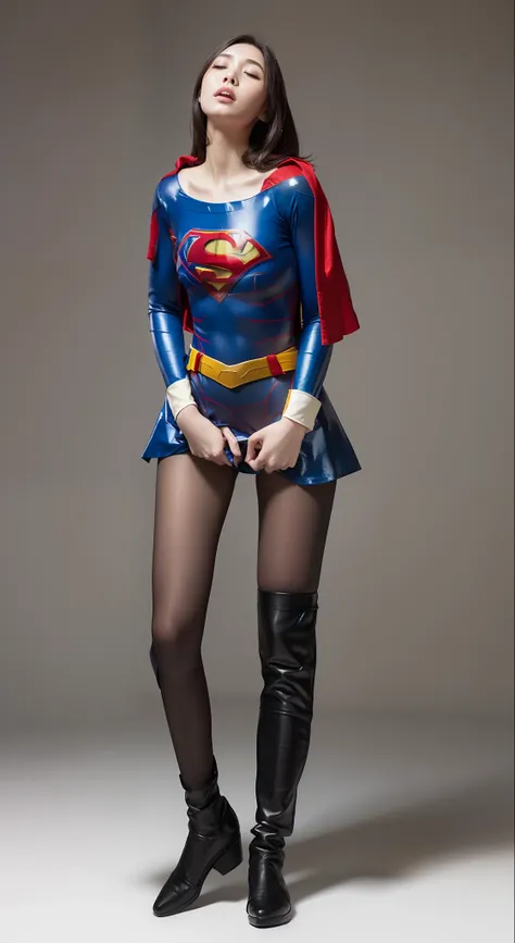 (((Make the most of the original image)))、(((Supergirl Costume)))、(((Hung)))、(((and draw the full body)))、(((Hang on weakness)))、(((Eyes closed)))、(((a short bob、lustrous dark hair)))、(((Suffering)))、(((The cloak is red)))、(((Wearing stockings)))、(((Costum...