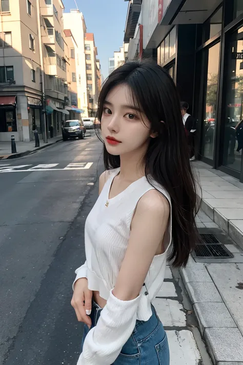 4K refined facial features，Korean girl standing on the street，Shorts，shorter pants