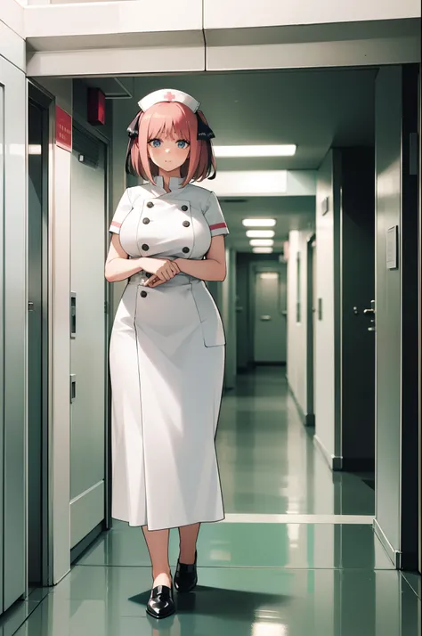 Full body shot of Lucy Pinder as an old British nurse in an immaculate white uniform from the 1960s stands in a hospital corridor, ihre Hand fest umklammert eine Injektionsspritze.