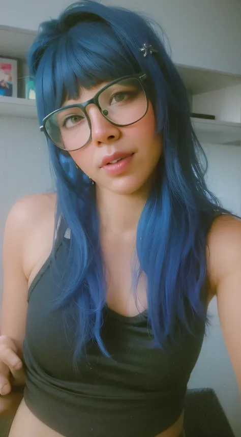 Woman with blue hair and glasses posing for a photo, com cabelos azuis, cabelos azuis, cabelos azuis, menina bonita do cabelo azul, menina bonita com cabelo azul, messy blue hair, menina com cabelo azul, flowing blue hair, cabelos azuis longos, Long flowin...