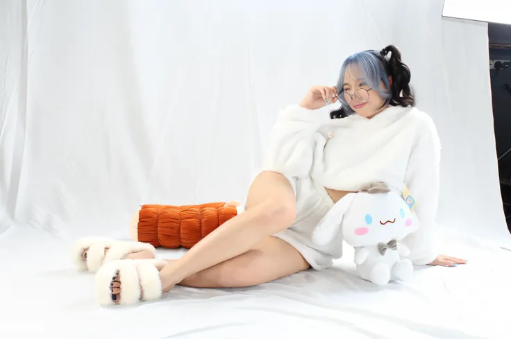 there is a woman (((standing))) on the floor with a stuffed animal, ayaka cosplay, cosplay photo, taken with canon 8 0 d, taken with canon eos 5 d mark iv, plushie photography, with white fluffy fur, anime girl cosplay, taken with canon eos 5 d, twintails ...