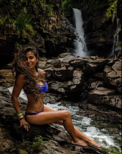 A woman in a bikini sitting on a rock next to a waterfall, cabelo liso, pele branca vronzeada de sol, ao lado de uma cachoeira, banho em cachoeira, com uma cachoeira, com cachoeiras, com cachoeiras e rio, deusa da natureza, standing near a waterfall, cacho...