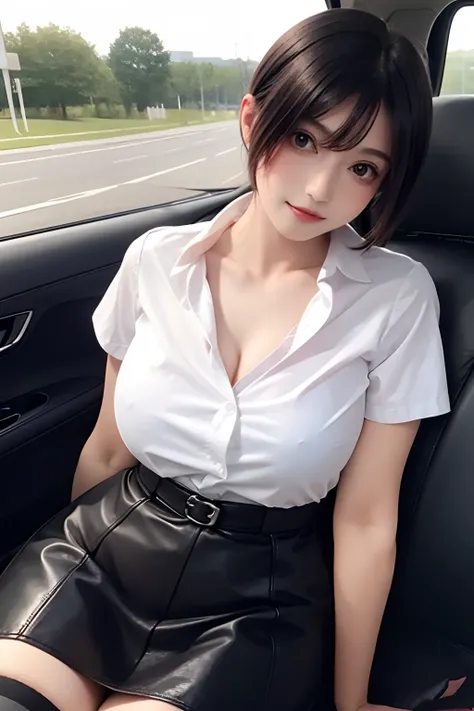 Revealing breasts 、In the car、Fluffy shirt、Black leather miniskirt、Ami tights