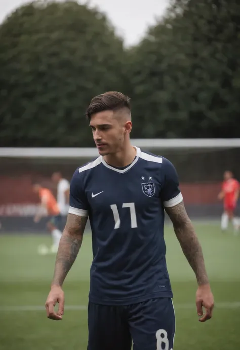 Homem Soccer Player com tatuagens, homem bonito, 20 anos, jovem promessa, in Tottenham